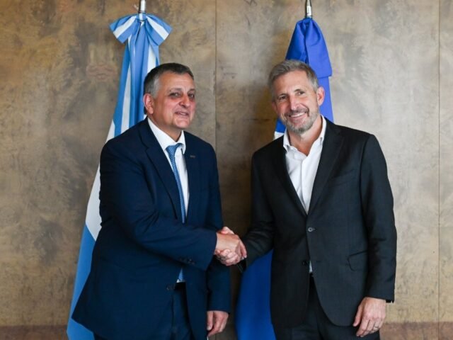 YPF y Entre Ríos firman convenio para optimizar logística de arena en Vaca Muerta