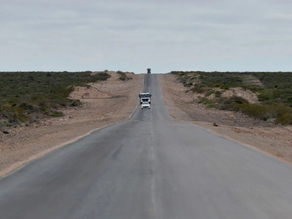 Neuquén probará bitrenes para optimizar el transporte en Vaca Muerta